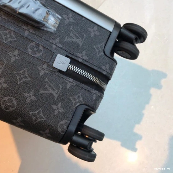 WIS 55 HORIZON Louis Vuitton 1118